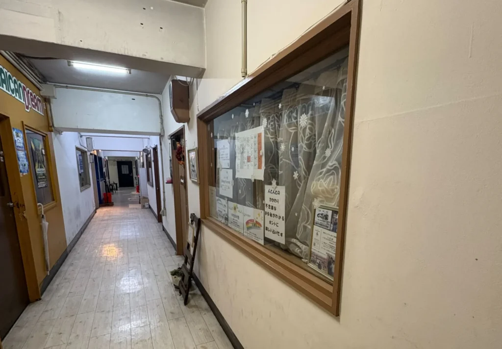 占いの館Deep Forest　お店前通路